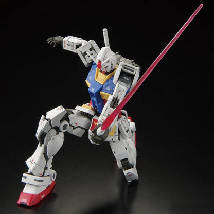 Bandai - Real Grade 1/144 RX-78-2 Gundam Version 2.0
